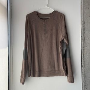Mens brown lululemon long sleeve shirt, size L